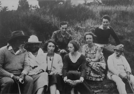 le "groupe" se retrouve sur la terrasse Joliot à l’Arcouest, été 1930