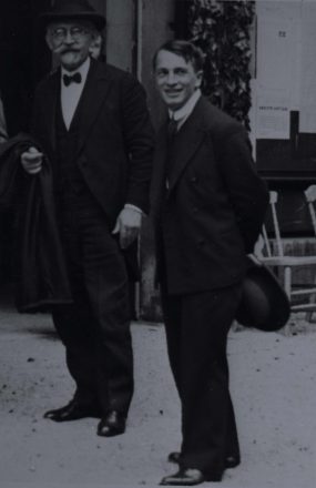 Paul Langevin et son gendre Jacques Salomon, vers 1940