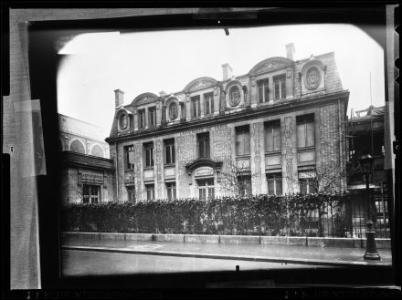 Façade de l’Institut du Radium, pavillon Curie, dans les années 1920.