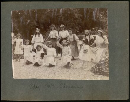 Irène et ses amies de la coopérative chez madame Chavanne