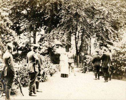 Le roi Albert et Mé en Belgique, 1915